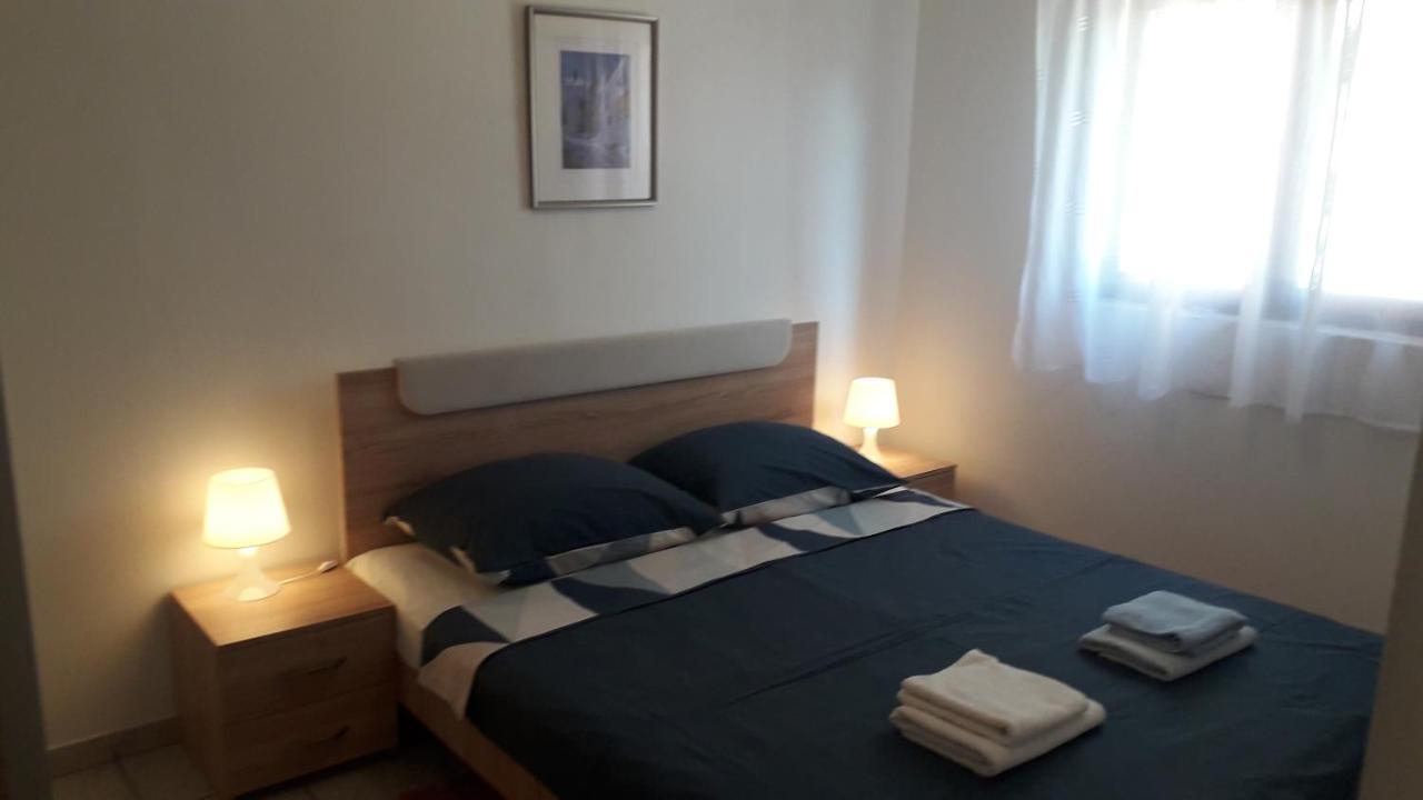 Apartmani Mia Ližnjan Екстериор снимка