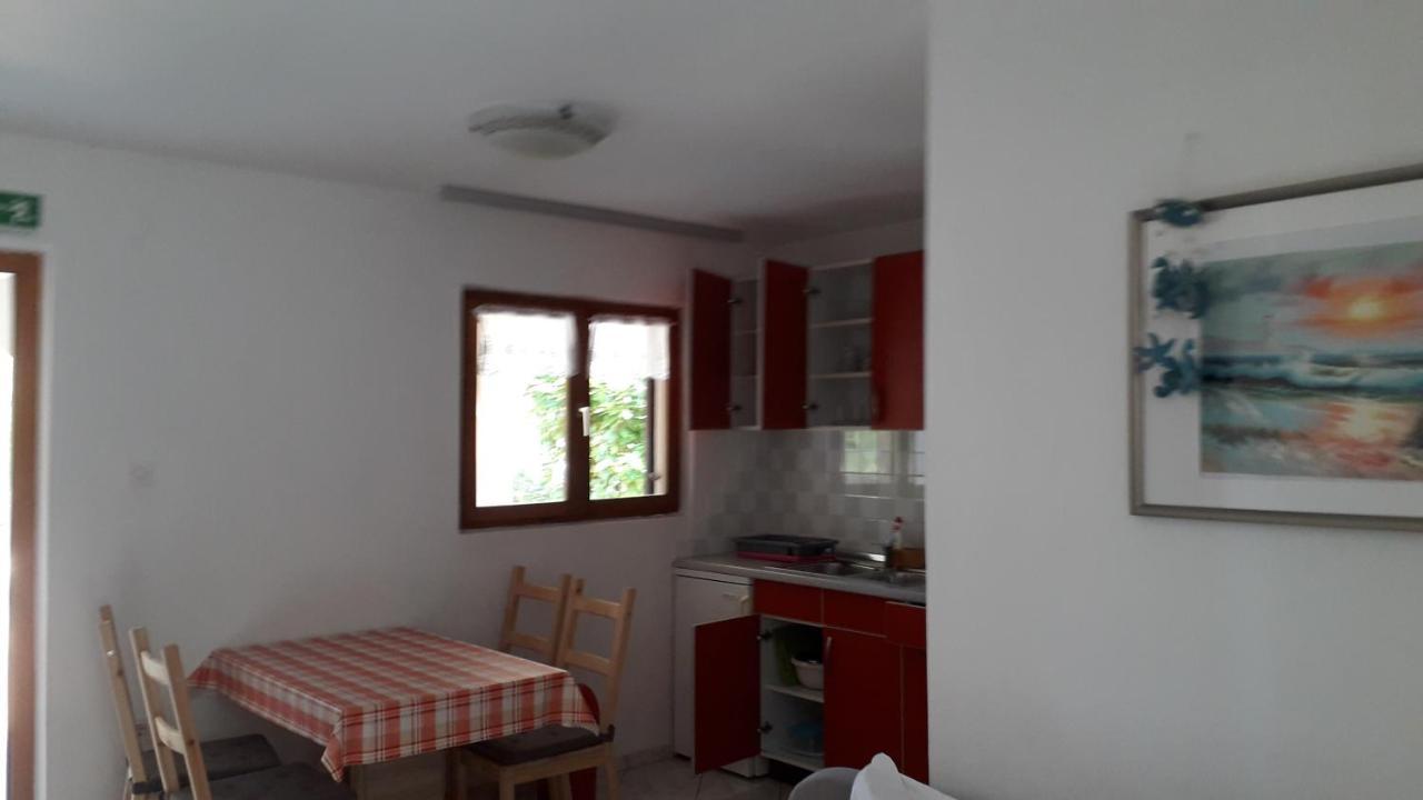 Apartmani Mia Ližnjan Екстериор снимка