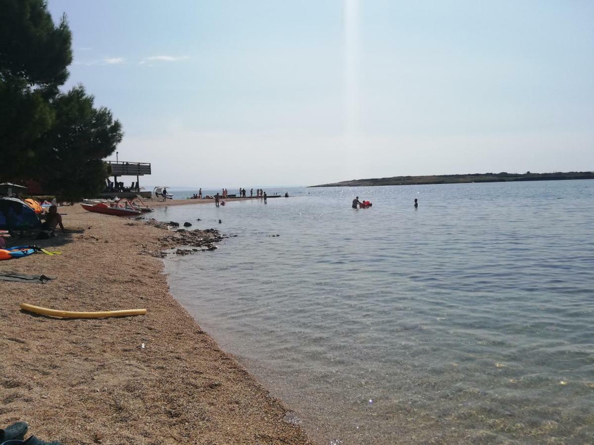 Apartmani Mia Ližnjan Екстериор снимка