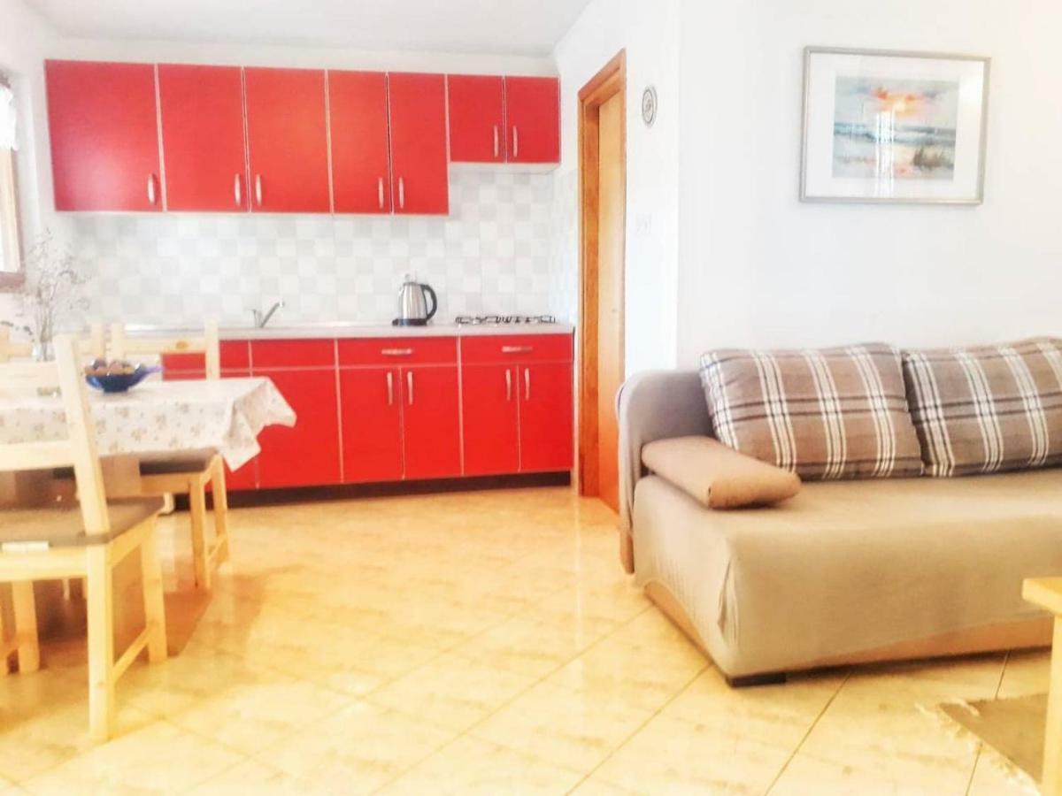 Apartmani Mia Ližnjan Екстериор снимка