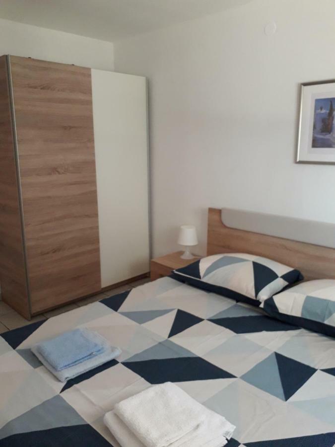 Apartmani Mia Ližnjan Екстериор снимка